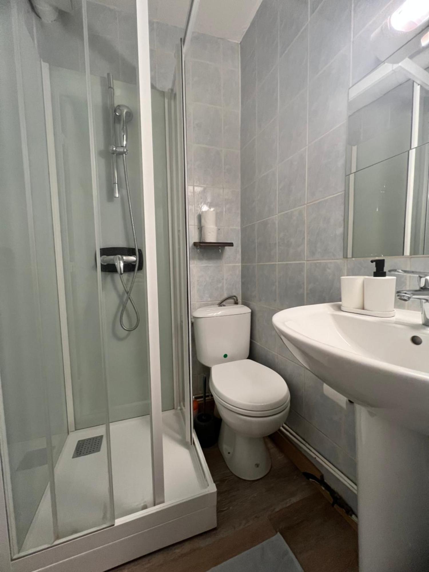 Apartment La Bulle Arrageoise - Grand Place - Spacieux - Lumineux - Lit King Size - Wifi - Parking Public